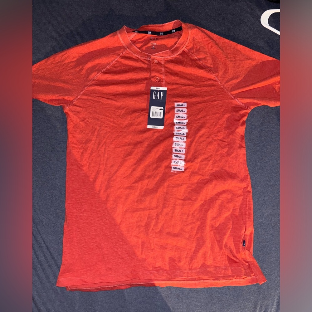 New gap T-shirt! $6